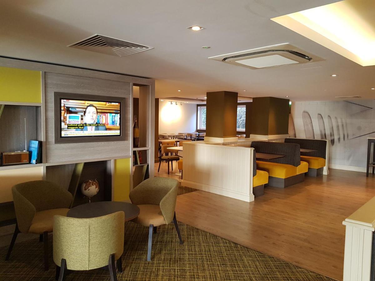 Holiday Inn Luton South - M1, Junction 9, An Ihg Hotel מראה חיצוני תמונה