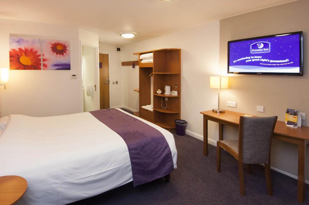Holiday Inn Luton South - M1, Junction 9, An Ihg Hotel מראה חיצוני תמונה