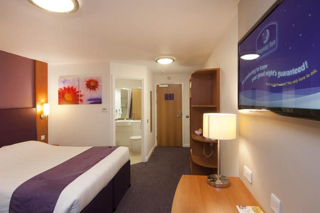 Holiday Inn Luton South - M1, Junction 9, An Ihg Hotel מראה חיצוני תמונה