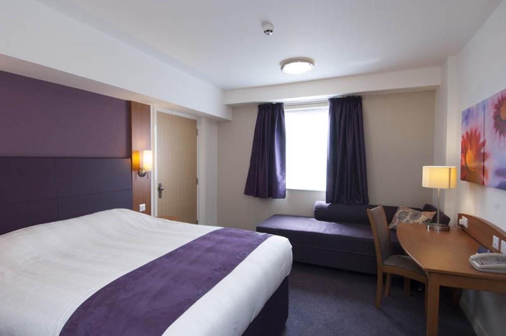 Holiday Inn Luton South - M1, Junction 9, An Ihg Hotel מראה חיצוני תמונה
