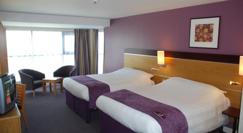 Holiday Inn Luton South - M1, Junction 9, An Ihg Hotel מראה חיצוני תמונה