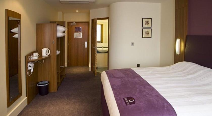 Holiday Inn Luton South - M1, Junction 9, An Ihg Hotel מראה חיצוני תמונה