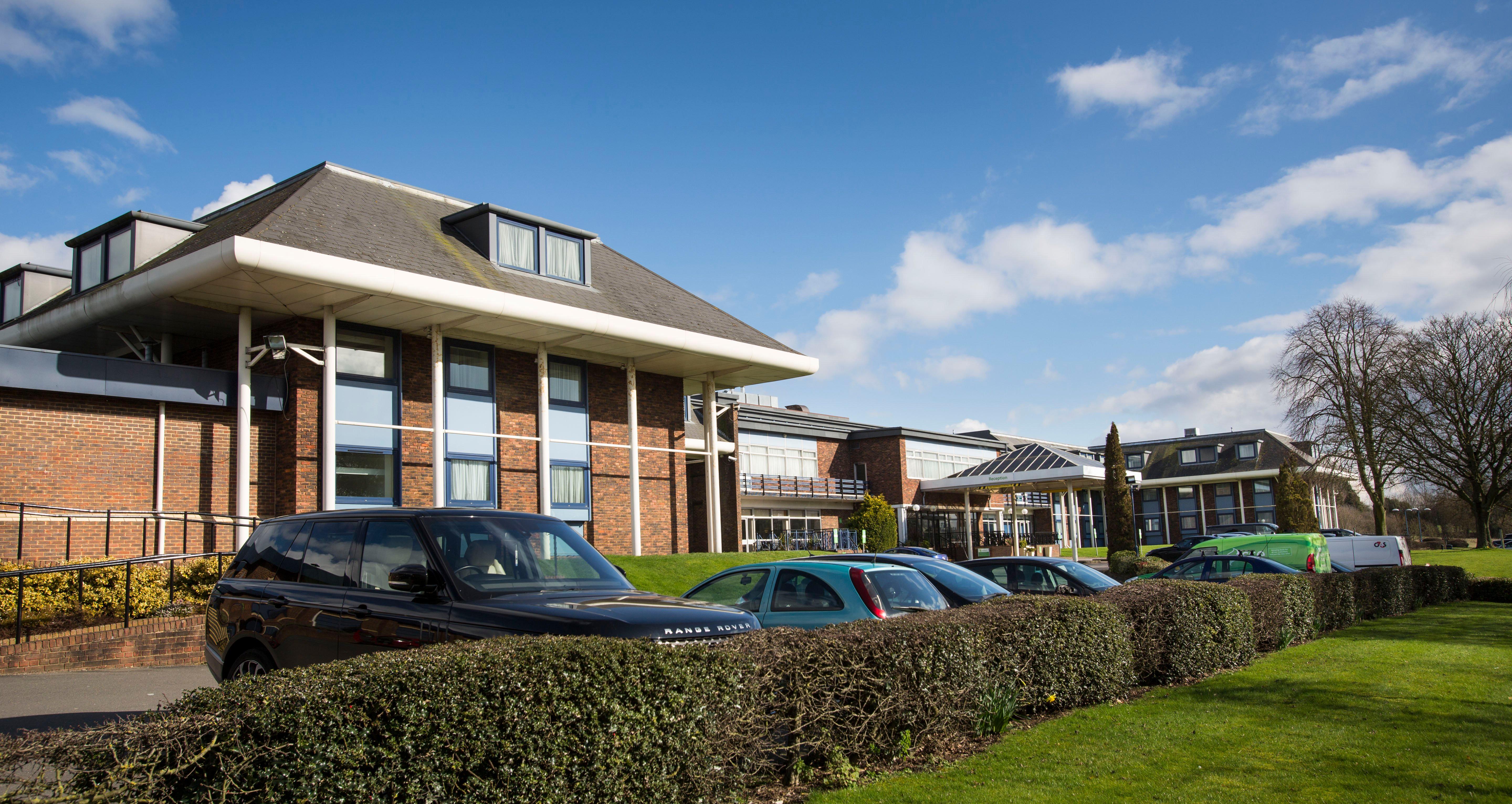 Holiday Inn Luton South - M1, Junction 9, An Ihg Hotel מראה חיצוני תמונה