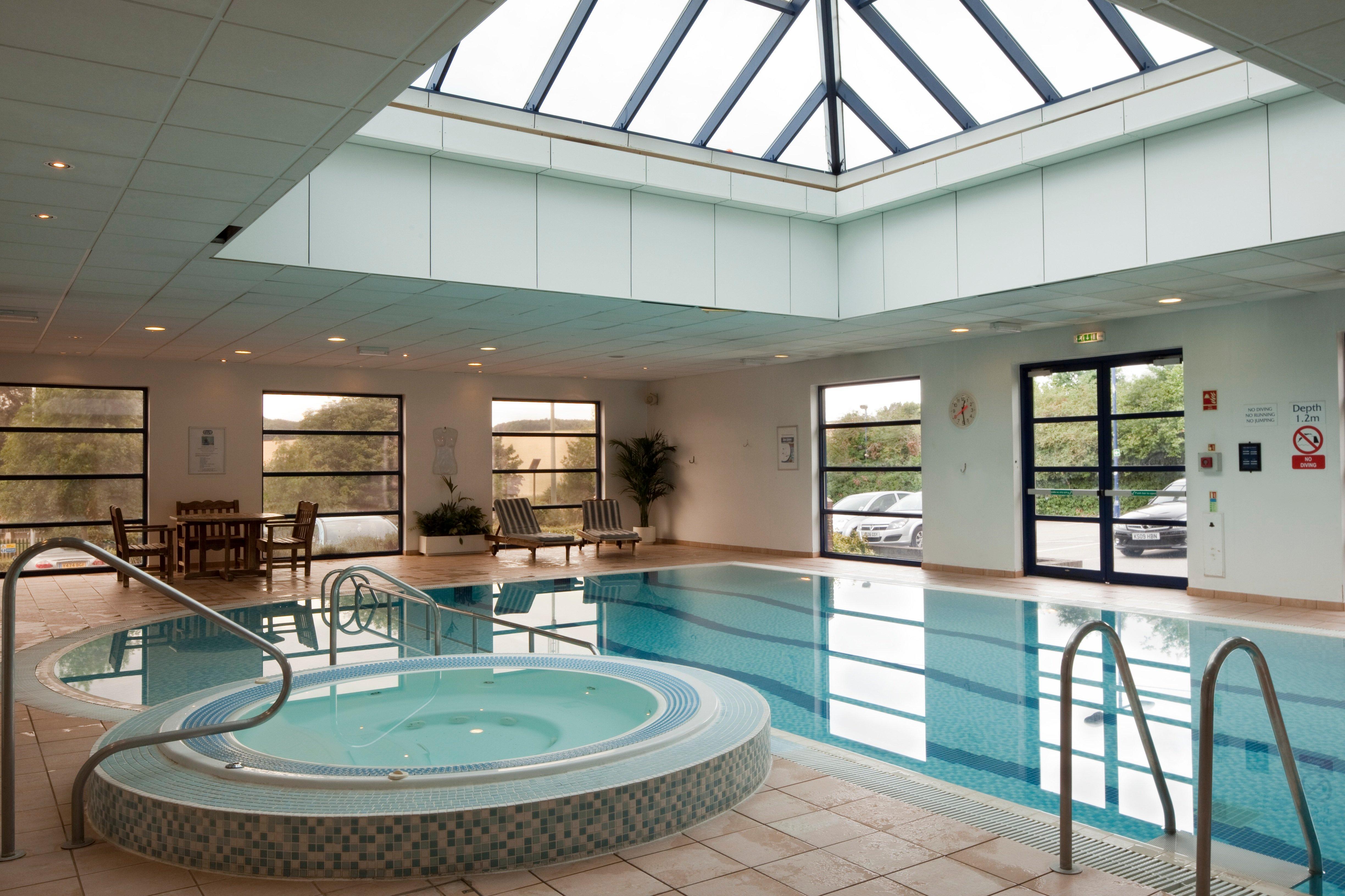 Holiday Inn Luton South - M1, Junction 9, An Ihg Hotel מראה חיצוני תמונה