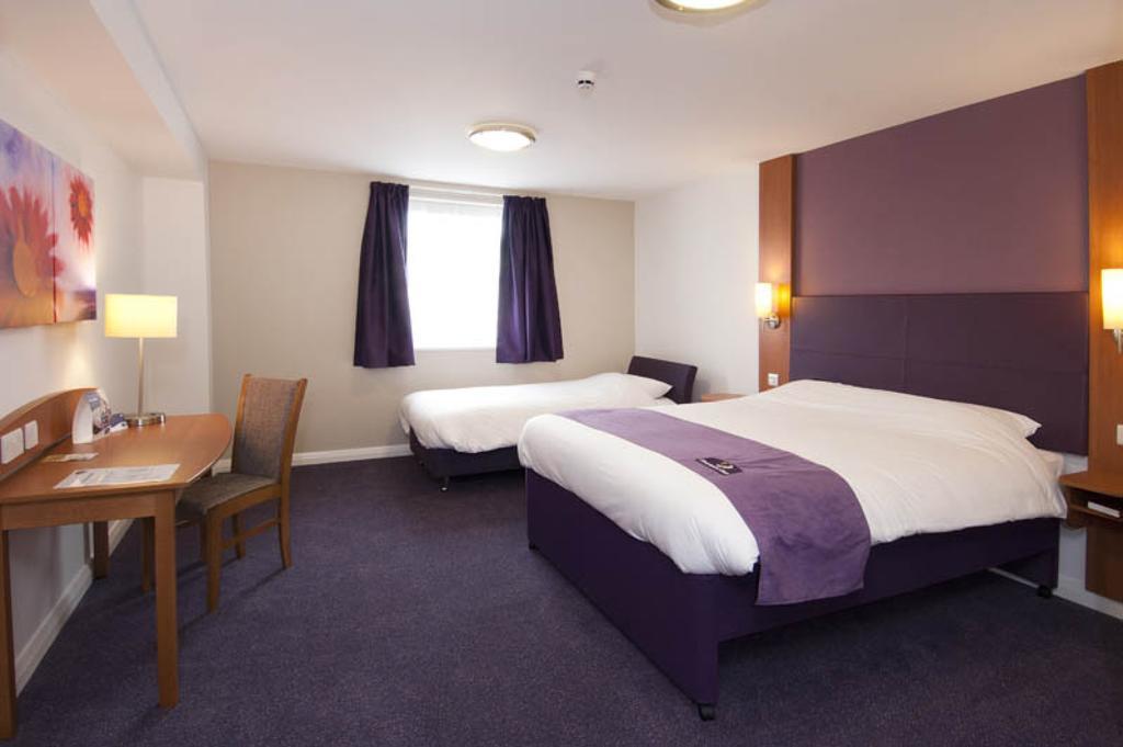 Holiday Inn Luton South - M1, Junction 9, An Ihg Hotel מראה חיצוני תמונה