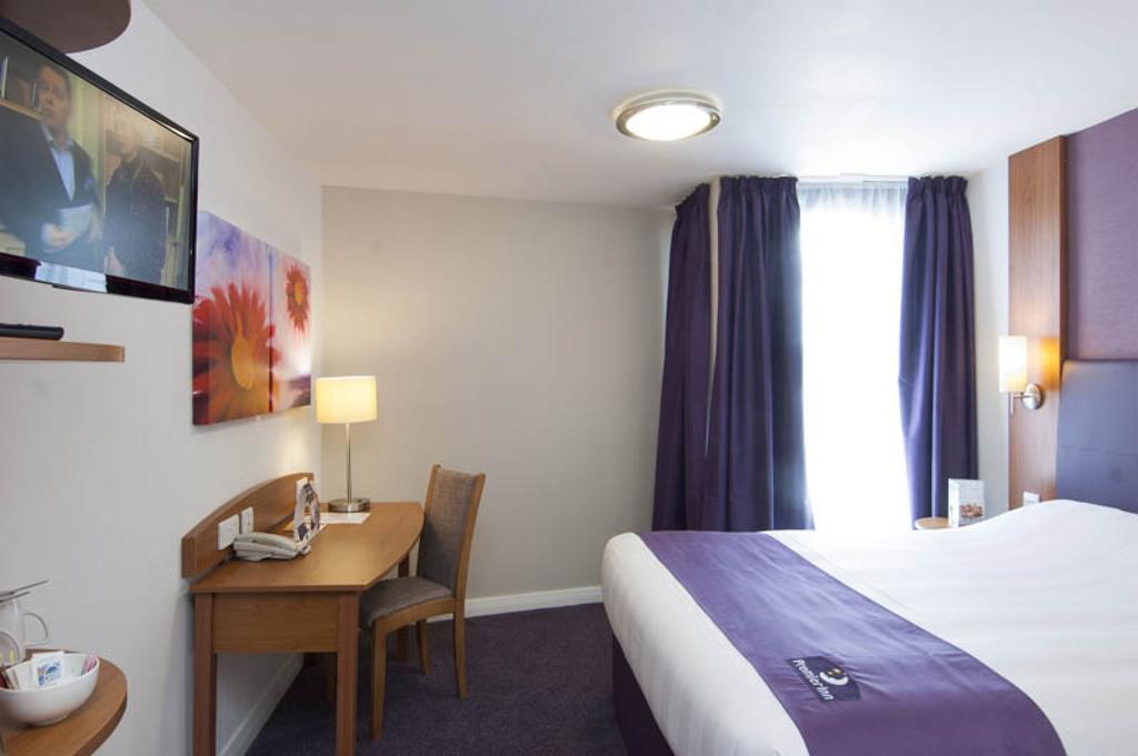 Holiday Inn Luton South - M1, Junction 9, An Ihg Hotel מראה חיצוני תמונה