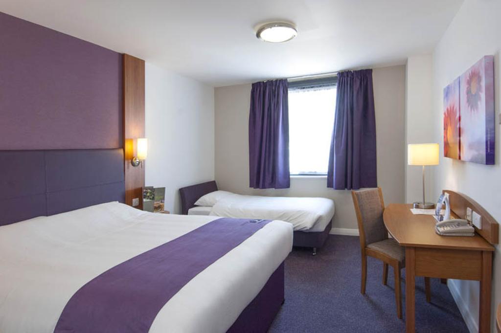 Holiday Inn Luton South - M1, Junction 9, An Ihg Hotel מראה חיצוני תמונה