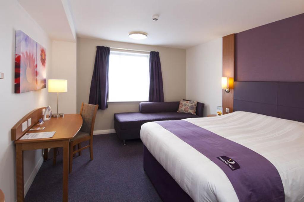 Holiday Inn Luton South - M1, Junction 9, An Ihg Hotel מראה חיצוני תמונה