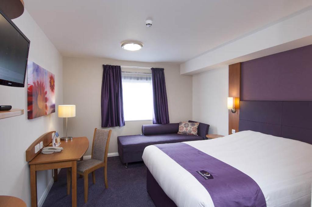 Holiday Inn Luton South - M1, Junction 9, An Ihg Hotel מראה חיצוני תמונה
